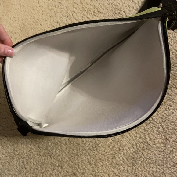 Officially Licensed Nickelodeon Invader Zim Gir Laptop Bag With Detachable Strap - Picture 7 of 7